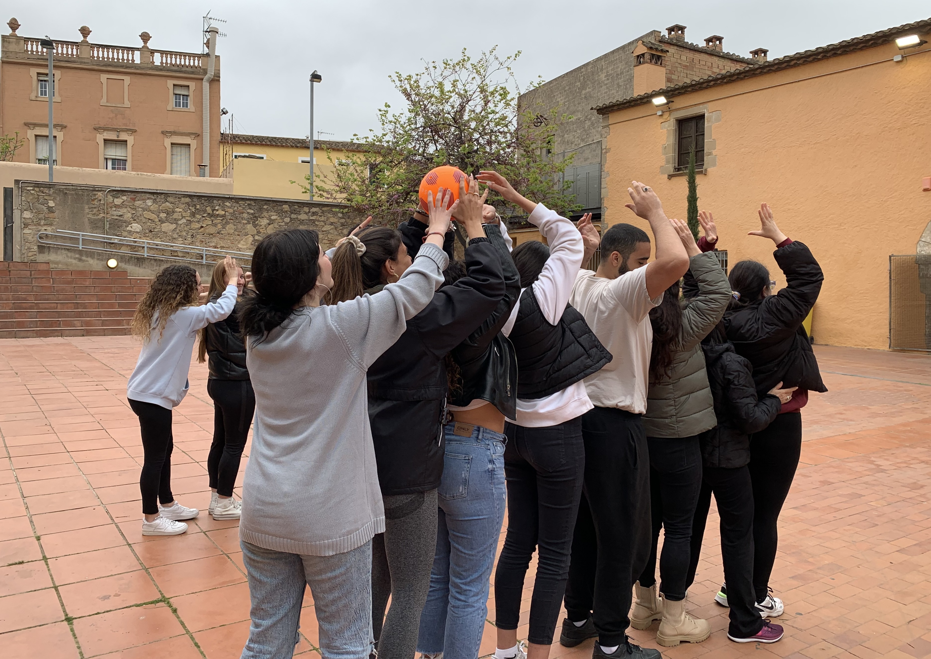 Pati exterior del Mas Fonollar 