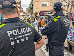 Foto Policia Local al mercat no sedentari