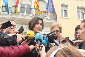 Foto de l'aparició de l'alcaldessa amb motiu de l'incendi