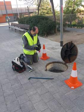 Imatge d'un operari de control de plagues
